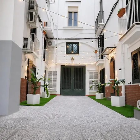 Elegant Nel Centro Di Neapel