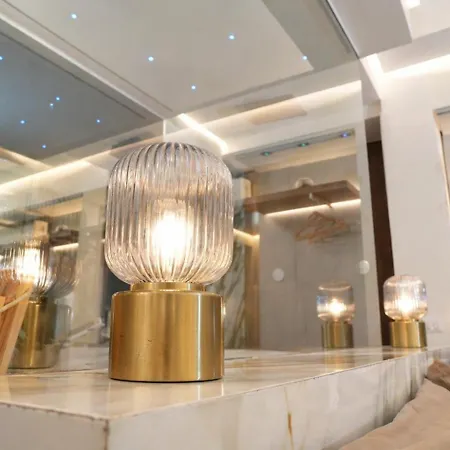 Elegant Nel Centro Di 4* Neapel