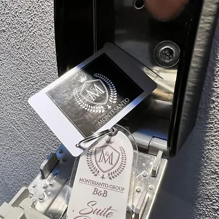 Elegant Nel Centro Di 4* Neapol